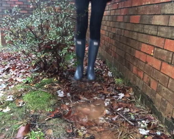 BuddahsPlayground - Hunter Rain Boots  Wellies, Boots, Boot Fetish, Leggings, Outdoors, Mud & Quicksand Sinking, ManyVids