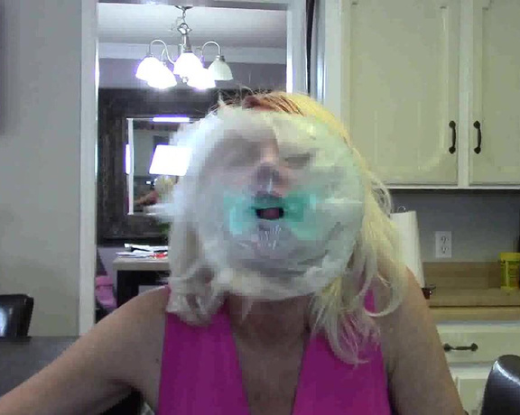BuddahsPlayground - Old High School Class Mate, Blowing Bubbles, Bubble Gum, Bubbles, Blonde, Housewives, ManyVids