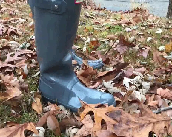 BuddahsPlayground - Pregnant in Rain Boots, Boots, Boot Fetish, Leggings, Pregnant, Outdoors, ManyVids