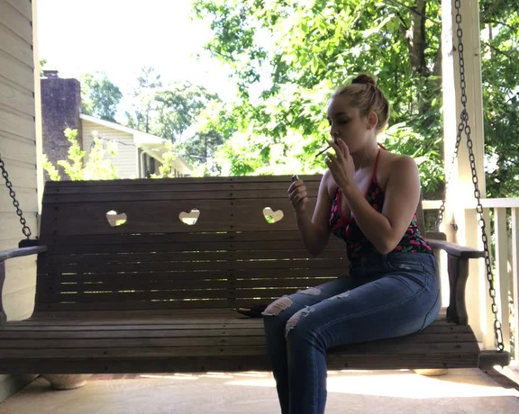 BuddahsPlayground - Roxanne is Busted, Smoking, Jeans Fetish, Brunette, Blonde, Big Tits, ManyVids