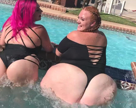 Julie Ginger aka bbwjulieginger1 - 12-06-2020 OnlyFans Video - alexisabuse and I really enjoyed getting wet