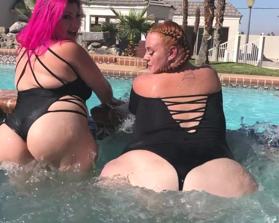 Julie Ginger aka bbwjulieginger1 - 12-06-2020 OnlyFans Video - alexisabuse and I really enjoyed getting wet