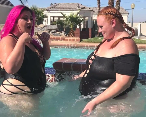 Julie Ginger aka bbwjulieginger1 - 12-06-2020 OnlyFans Video - alexisabuse and I really enjoyed getting wet