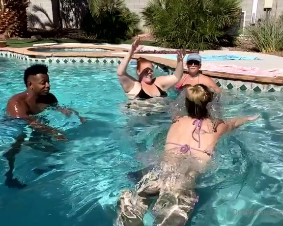 Julie Ginger aka bbwjulieginger1 - 05-15-2021 OnlyFans Video - deliciousondemand tasteamethyst and i just having some fun shaking our asses in the pool while donxxxprince