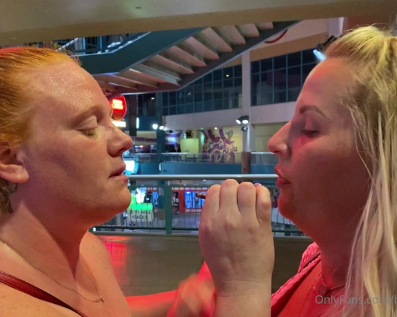 Julie Ginger aka bbwjulieginger1 - 06-16-2021 OnlyFans Video - A awesome night getting to hang with my girlfriends  deliciousondemand and i do a sexy