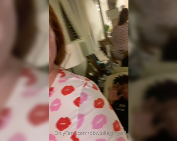 Julie Ginger aka bbwjulieginger1 - 10-28-2021 OnlyFans Video - Had a fun time at a content shoot house i went to this month Enjoy seeing