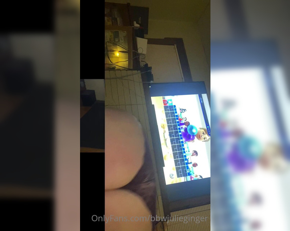 Julie Ginger aka bbwjulieginger1 - 05-27-2020 OnlyFans Video - While in Iowa, i hung out with my friends and this ended up happening