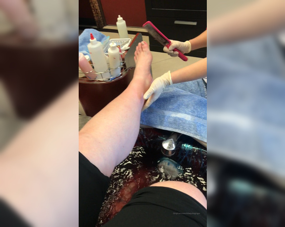 Julie Ginger aka bbwjulieginger1 - 10-16-2019 OnlyFans Video - For all my legs and feet lovers, here is a video of my most recent pedicure