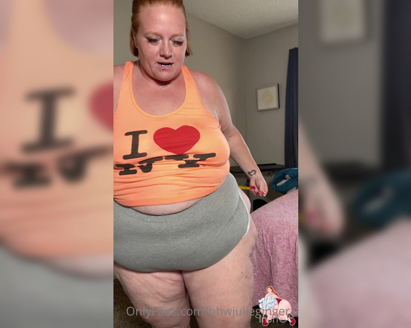 Julie Ginger aka bbwjulieginger1 - 07-03-2023 OnlyFans Video - I measured my ass the other day Im a whopping 72  Tip me 1 per