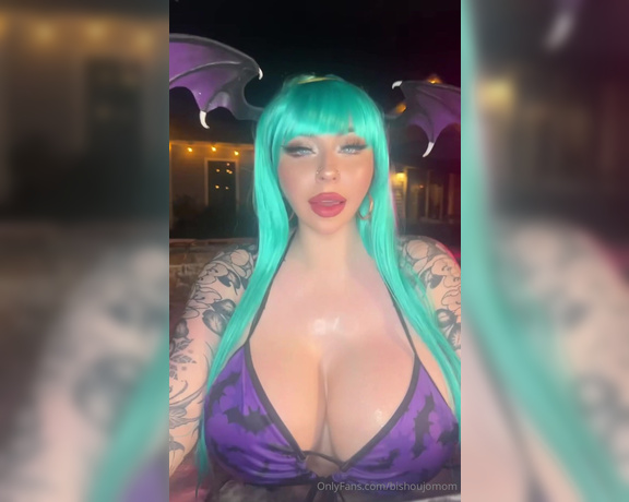 Juliette Michele aka bishoujomom - 08-27-2024 OnlyFans Video - Bikini Morrigan loves to flash and strip in the pool  also, peep the end of