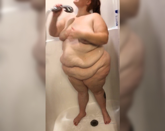 Julie Ginger aka bbwjulieginger1 - 11-23-2019 OnlyFans Video - I had a friend over one night and we decided to get naughty  enjoy as