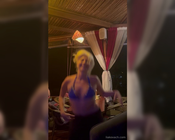 Lia Ann aka lia.ann - 05-06-2024 OnlyFans Video - I just wanna have fun tonight