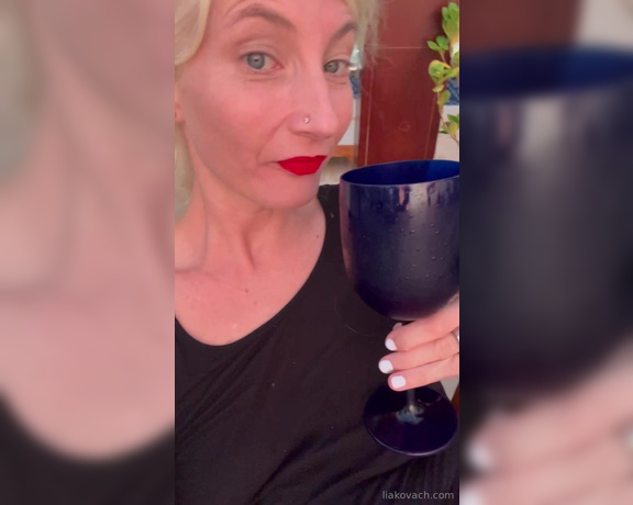 Lia Ann aka lia.ann - 07-22-2024 OnlyFans Video - Sipping on white wine and capturing the moment