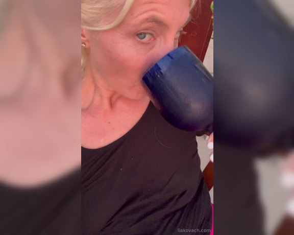 Lia Ann aka lia.ann - 07-22-2024 OnlyFans Video - Sipping on white wine and capturing the moment