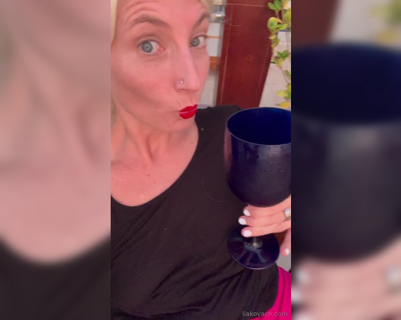 Lia Ann aka lia.ann - 07-22-2024 OnlyFans Video - Sipping on white wine and capturing the moment