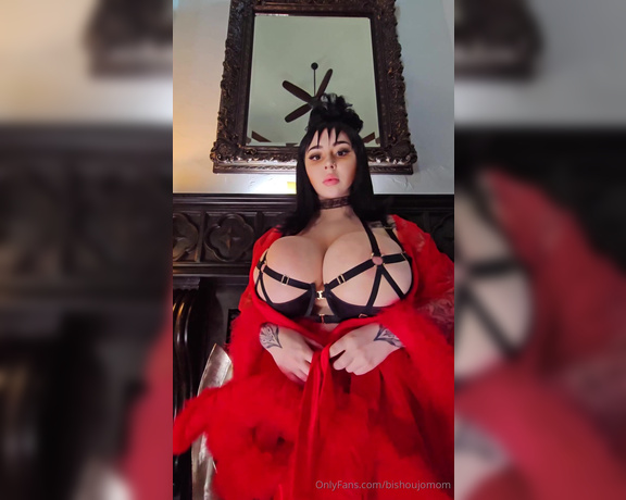 Juliette Michele aka bishoujomom - 09-17-2024 OnlyFans Video - Lydia MILFY Deetz is SHAKING IT FYI it is extremely hard to dance in the most