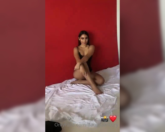 Daniela Antury aka danielaantury - 09-08-2021 OnlyFans Video - Quisiera mostrarles la nueva lencería que compré Si este post llega a 30 dólares, los que