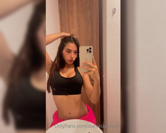 Daniela Antury aka danielaantury - 11-21-2021 OnlyFans Video - Buenas noches mis bebés Besitossss