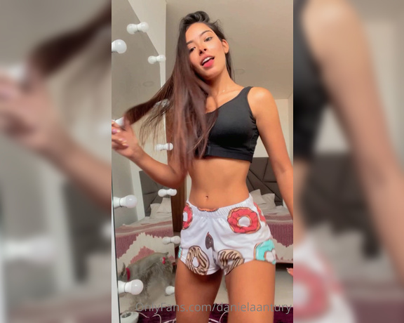 Daniela Antury aka danielaantury - 12-07-2021 OnlyFans Video - Buenos días bebesitos