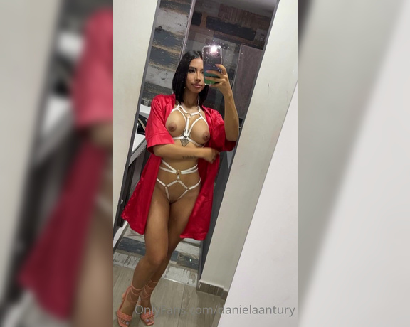 Daniela Antury aka danielaantury - 05-13-2022 OnlyFans Video - Hoy estoy en foticos para una marca muyy