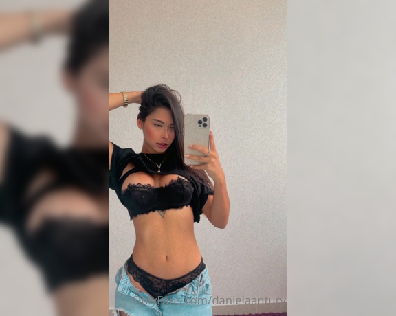 Daniela Antury aka danielaantury - 12-21-2021 OnlyFans Video - Un bailecito de buenos días para mis cositas lindas