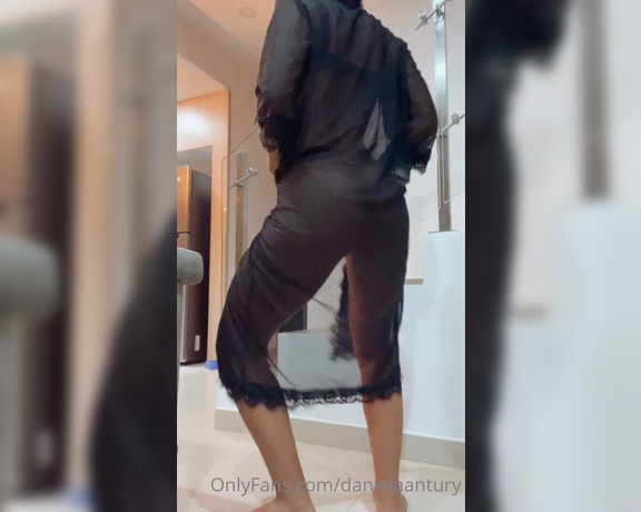 Daniela Antury aka danielaantury - 11-08-2022 OnlyFans Video - Good night