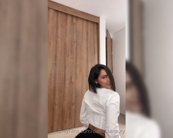 Daniela Antury aka danielaantury - 09-18-2022 OnlyFans Video - Lindo amor y amistad para tiii mi bebe