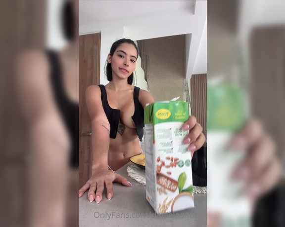 Daniela Antury aka danielaantury - 07-12-2022 OnlyFans Video - Good morningggg  Ya desayunaron