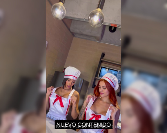 Daniela Antury aka danielaantury - 08-11-2022 OnlyFans Video - COCINA CALIENTE  HOT KITCHEN Esta deliciosa peli roja y yo decidimos cocinar algo para ustedes