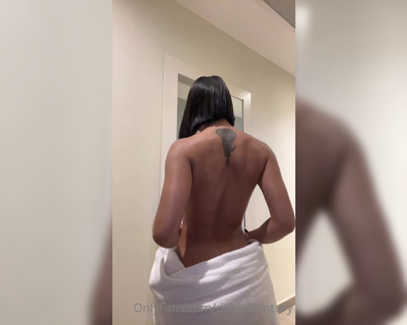 Daniela Antury aka danielaantury - 08-30-2022 OnlyFans Video - Bailecito antes de arreglarnos