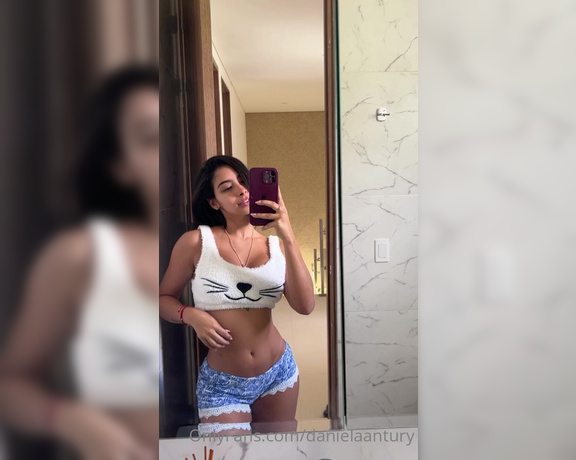 Daniela Antury aka danielaantury - 10-07-2022 OnlyFans Video - Good morningggg les deseo un delicioso viernes