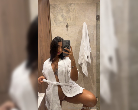 Daniela Antury aka danielaantury - 07-20-2024 OnlyFans Video - Morningggg volviiiii