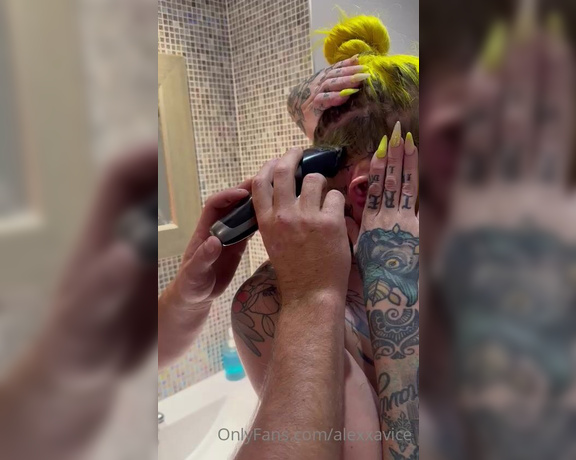 AlexxaVice aka alexxavice - 08-14-2023 OnlyFans Video - emojizzmanstud looked truly freaked out shaving my head