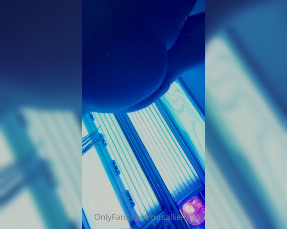 Allie Marie aka mrsalliemarie - 01-29-2021 OnlyFans Video - Mid morning tanning session  Enjoy my sexy fans