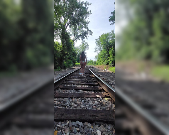 Allie Marie aka mrsalliemarie - 06-26-2021 OnlyFans Video - Waiting for the next train