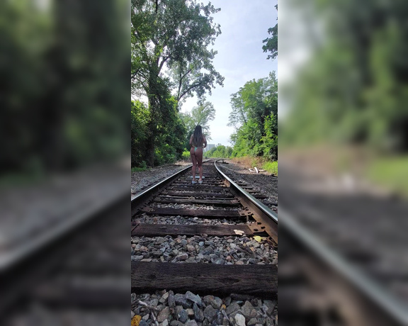 Allie Marie aka mrsalliemarie - 06-26-2021 OnlyFans Video - Waiting for the next train