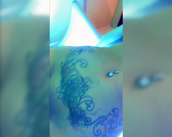 Allie Marie aka mrsalliemarie - 12-27-2021 OnlyFans Video - Tanning Session