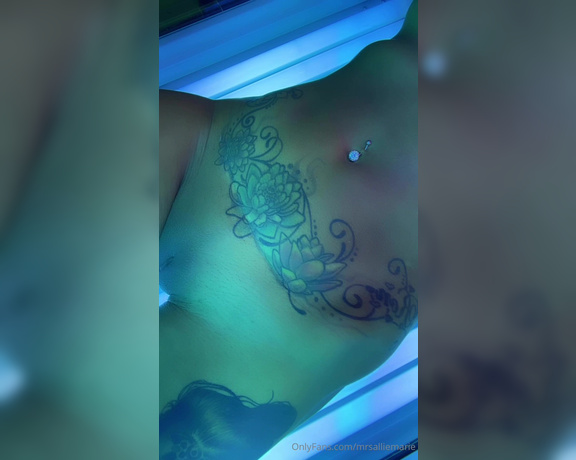 Allie Marie aka mrsalliemarie - 11-25-2024 OnlyFans Video - Tanning the bod  Wanna join me