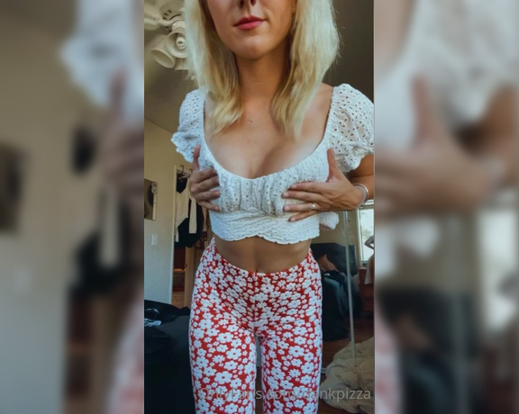 Brilike aka brilike - 09-23-2022 OnlyFans Video - POV you sit behind me at a concert