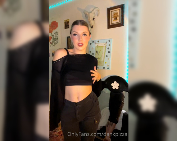 Brilike aka brilike - 06-11-2023 OnlyFans Video - clarification the request is not to shoot ice cubes out of my pussy i was exaggerating