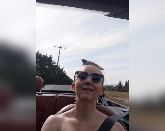 Crystal Sunshine aka crystal.sunshine - 04-08-2021 OnlyFans Video - Lots of drivers out today Hello Hope my high beams dont blind you