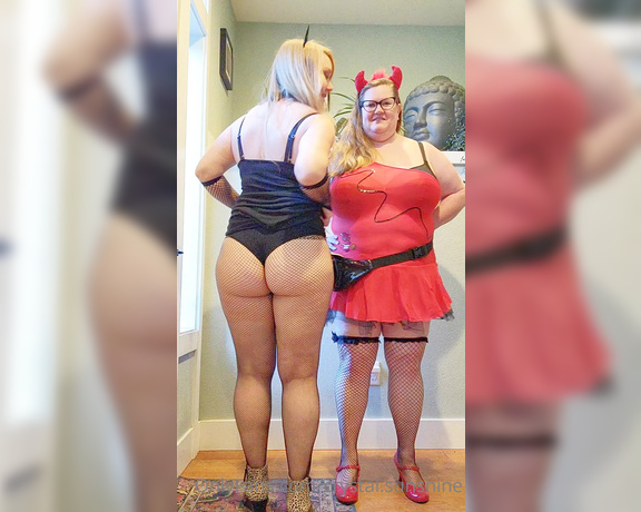 Crystal Sunshine aka crystal.sunshine - 07-22-2022 OnlyFans Video - When you accidentally match on girls night out  lavender_lush  For those of you who