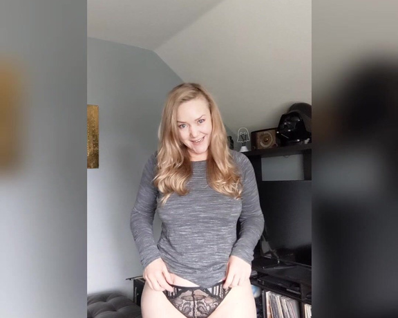 Crystal Sunshine aka crystal.sunshine - 05-06-2021 OnlyFans Video - Quick video to say hello and hopefully get a rise out of everybody I hope you