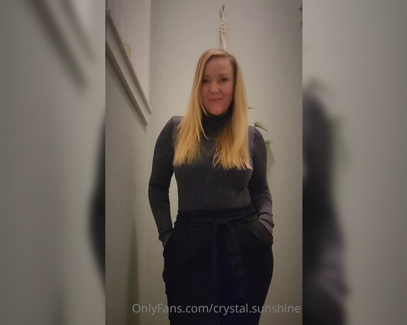 Crystal Sunshine aka crystal.sunshine - 11-07-2022 OnlyFans Video - HAPPY MILFDAY  I love making Mondays hard in the best way  Have you been