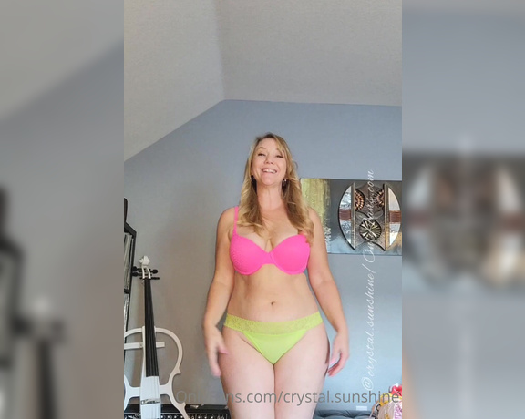 Crystal Sunshine aka crystal.sunshine - 07-27-2022 OnlyFans Video - HAPPY HUMPDAY You asked for it and here it is  A 10 minute BIKINI try_on