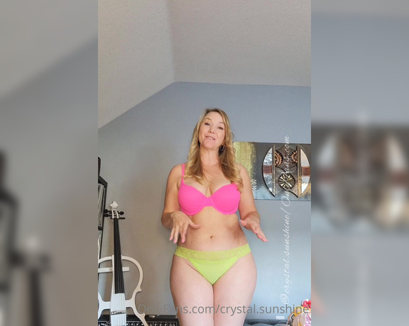 Crystal Sunshine aka crystal.sunshine - 07-27-2022 OnlyFans Video - HAPPY HUMPDAY You asked for it and here it is  A 10 minute BIKINI try_on