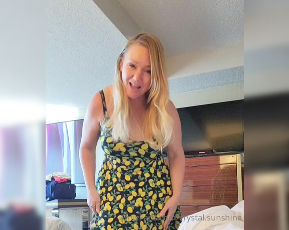 Crystal Sunshine aka crystal.sunshine - 08-26-2023 OnlyFans Video - One size fits all It fits, but check out how tiny this one size fits all