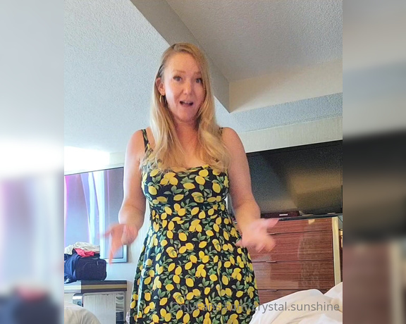 Crystal Sunshine aka crystal.sunshine - 08-26-2023 OnlyFans Video - One size fits all It fits, but check out how tiny this one size fits all