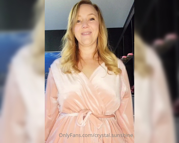 Crystal Sunshine aka crystal.sunshine - 01-28-2023 OnlyFans Video - Happy Friday  I want to start posting longer videos like this one on my page