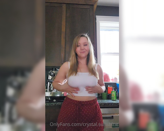 Crystal Sunshine aka crystal.sunshine - 02-12-2023 OnlyFans Video - Its a boobifull day  Trying to get my jiggle just right for you guys_d9ci